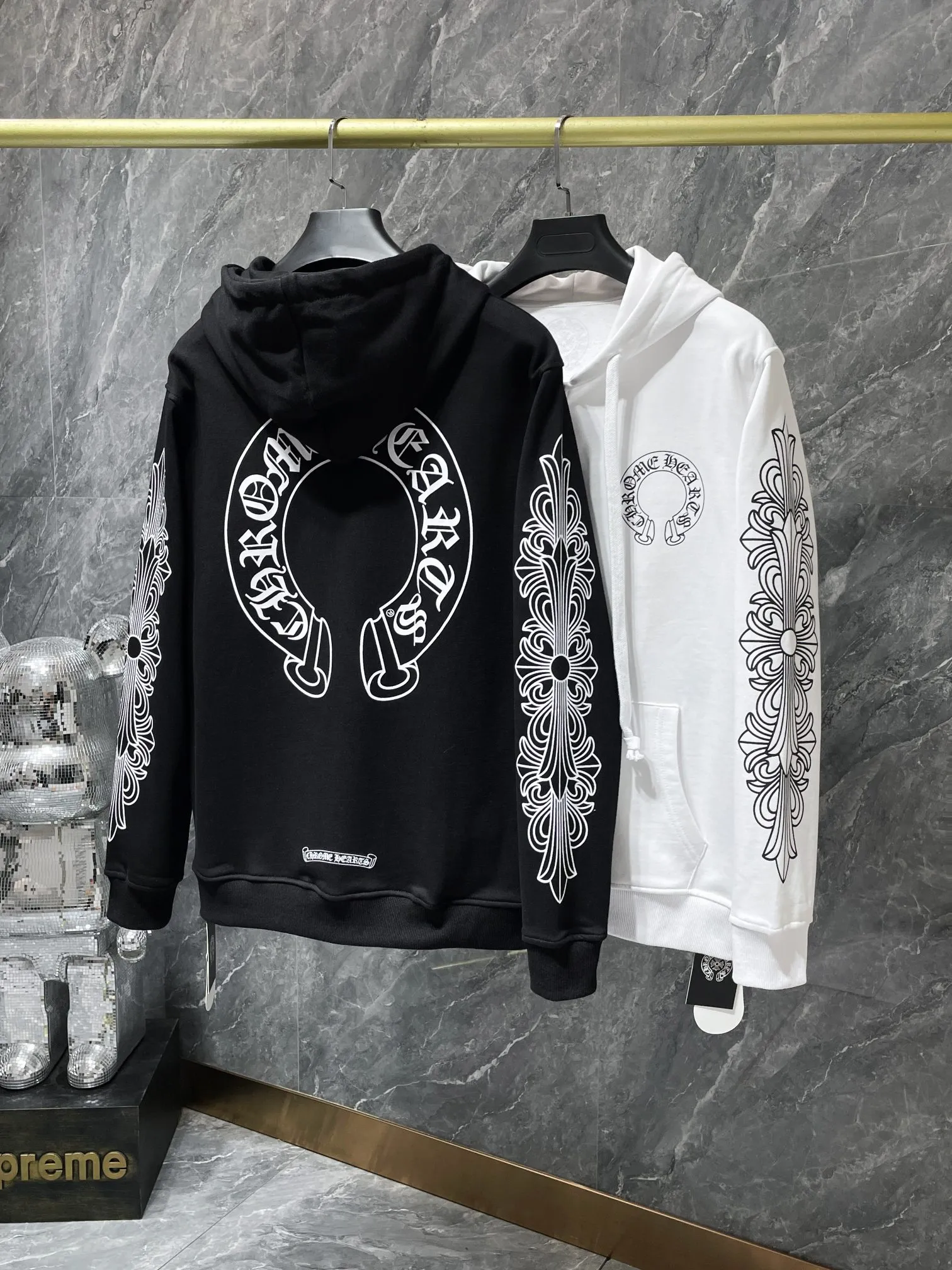 P260 Chrome Hearts Autumn and Winter 2025 simultaneous sale at counters❤️ Chrome Hearts scroll logo simple classic hooded sweatshirt Imported glue printing and dyeing Specially customized version of 1:1 high weight fabric Recommended color: black white Size: S, M, L, XL